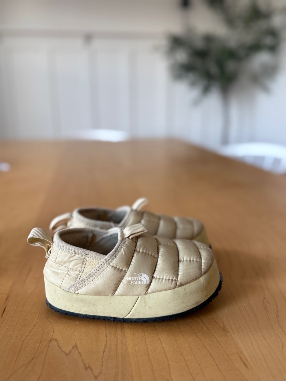 The North Face Kids Beige Quilted Slip-On Slippers
